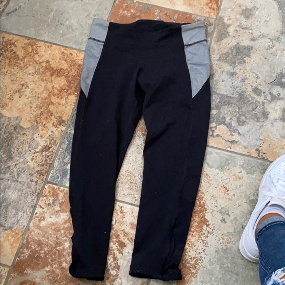 Under armor cropped leggings